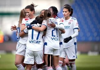 El Olympique Lyon, dominador de la Liga de Campeones femenina en los últimos años, añadió una 'muesca' a su brillante palmarés al convertirse en el primer equipo (incluida la categoría masculina) que encadena treinta partidos de competición UEFA sin perder. (ARCHIVO)
