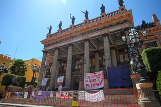 Familiares de personas desaparecidas en el estado mexicano de Guanajuato (centro) iniciaron esta semana una manifestación con un campamento para exigir a la fiscalía local no frenar más las labores de búsqueda de sus seres queridos y estar presentes en todas ellas. (EFE)