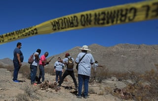 Un grupo de civiles realizó este miércoles un rastreo en la localidad fronteriza de Ciudad Juárez en busca del cuerpo del soldado estadounidense Richard Halliday, desaparecido en julio de 2020 en Texas (EUA) y que según una denuncia anónima fue enterrado en esa zona de manera ilegal. (EFE)