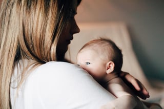 Las endorfinas de las madres se activan al ser estimuladas por la fragancia natural de su pequeño. (ESPECIAL)