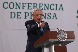 El presidente de México, Andrés Manuel López Obrador, aseguró este viernes ante la plana mayor de los banqueros que el país crecerá al menos un 5 % en 2021, una cifra optimista que sirve para calmar las aguas de un sector privado molesto por polémicos cambios legislativos. (ARCHIVO)