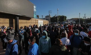  El frío que ha hecho en las últimas semanas en Tijuana (norte de México) comienza a provocar enfermedades respiratorias en los niños de un campamento de migrantes que esperan tramitar su solicitud de asilo en Estados Unidos. (ARCHIVO)