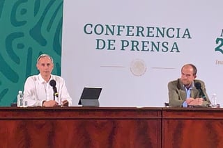 Con la voz aún ronca y sin cubrebocas, el subsecretario de Prevención y Promoción de la Salud, Hugo López-Gatell Ramírez regresó a presidir las conferencias de prensa nocturnas para informar sobre el avance de la pandemia por COVID-19. (EL UNIVERSAL)