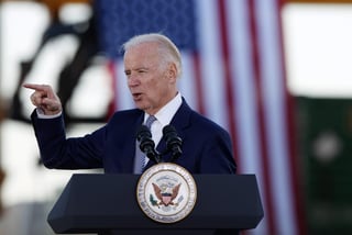 'No por ahora', respondió Biden a la pregunta de un periodista de si planea visitar próximamente la frontera con México. (ARCHIVO)
