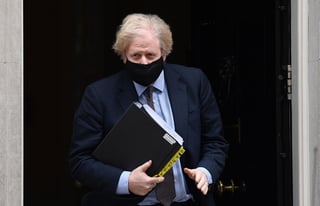 El primer ministro Boris Johnson ha decidido revivir las viejas ambiciones nucleares del Reino Unido anunciando el almacenamiento de 80 ojivas adicionales para mediados de esta década.(ARCHIVO)

