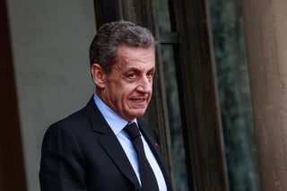 El juicio contra el expresidente francés Nicolas Sarkozy y otras 13 personas por la presunta financiación irregular de su campaña electoral de 2012 quedó aplazado este miércoles a petición de una de las defensas, al encontrarse sus dos abogados enfermos de COVID-19. (ARCHIVO) 
