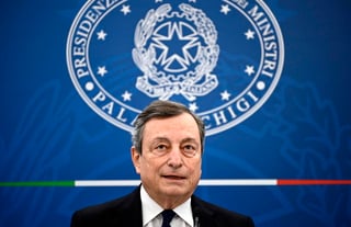 El primer ministro italiano Mario Draghi se vacunará con AstraZeneca, aseguró este viernes, después del segundo aval de la Agencia Europea de Medicamentos (EMA), si bien advirtió que todavía no ha reservado una cita. (EFE)
