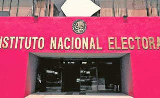 El Instituto Nacional Electoral (INE) aprobó nuevos criterios para la asignación de diputaciones de representación proporcional, con el objetivo de que no haya sobrerrepresentación en el Congreso, lo que fue tomado por Morena como un bloqueo para que el partido no tenga la mayoría.
(ARCHIVO)