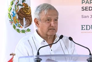 El presidente Andrés Manuel López Obrador aseguró que la estrategia del Gobierno contra la pandemia de COVID-19 es 'vacunar y vacunar', para que en caso de que se presente una tercera ola de contagios ,'nos agarre vacunados a todos'. (ESPECIAL)