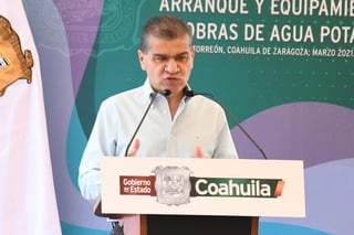 Pese a dichas diferencias con las autoridades federales, Riquelme expresó que recibirán al presidente López Obrador con hospitalidad en su visita a la Comarca Lagunera el próximo fin de semana.
(FERNANDO COMPEÁN)