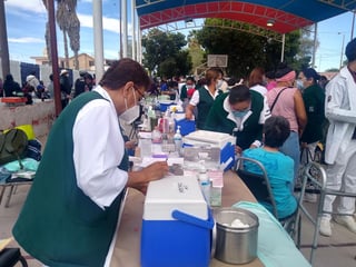 En los municipios de La Laguna de Coahuila son 11 mil 491 personas de la tercera edad las que han recibido la vacuna. (ARCHIVO)