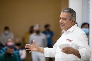 El aspirante de Morena al gobierno de Michoacán, Raúl Morón Orozco, atacó al Instituto Nacional Electoral luego de que el Consejo General determinara cancelar su candidatura. (TWITTER)