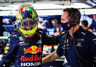 Sergio 'Checo' Pérez reconoció el mal día en la clasificación del Gran Premio de Bahrein, al quedar eliminado previo a la Q3 en su presentación como piloto de Red Bull. (ESPECIAL)