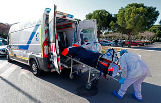 La presión de la pandemia sobre los hospitales franceses continuó agravándose este domingo, con nuevos incrementos de enfermos hospitalizados y en unidades de intensivos, según los últimos datos divulgados por la autoridades sanitarias. (ARCHIVO) 