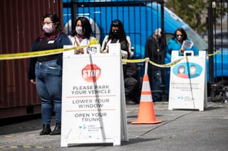 Las autoridades sanitarias de Estados Unidos, uno de los países del mundo más afectado por la pandemia, alertaron este lunes de un repunte de los casos de COVID-19, pese al progreso de la campaña de vacunación. (ARCHIVO) 
