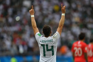 Javier Hernández tiene una 'velita' de esperanza para volver a ser llamado a la Selección Nacional. (ARCHIVO)