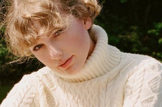 Secreto. Taylor Swift no hizo campaña previa al lanzamiento del álbum, el anuncio llegó horas antes de su estreno por medio de una publicación en sus redes sociales. 