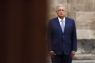 El presidente Andrés Manuel López Obrador prevé que tras vacunar al sector educativo se regrese a clases presenciales antes de terminar el ciclo escolar 2020-2021. (EFE)