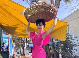 La actriz y cantante, Maribel Guardia, sorprendió hoy a sus seguidores de redes sociales con unas imágenes en las que aparece con una enorme canasta llena de panecillos. (ESPECIAL)
