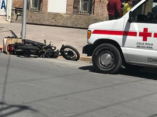 Los primeros peritajes indicaron que la motocicleta de la marca Italika, color negro con rojo, se desplazaba con preferencia sobre la avenida Abasolo.
(EL SIGLO DE TORREÓN)