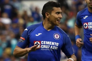 La salida de Orbelín Pineda de Cruz Azul estaría por darse ante el presunto interés que tiene el club Levante de España. (ARCHIVO)
