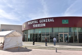 Luego de llegar a tener hasta 75 pacientes COVID en los tiempos críticos de la pandemia, el Hospital General de Torreón ha registrado un promedio de 2 pacientes por día en la semana que hoy termina, de acuerdo a lo informado por el director, José Luis Cortez Vargas.
 (ARCHIVO)