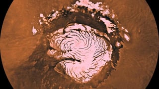 Los enormes cañones de hielo en forma de espiral del planeta Marte son jóvenes y se formaron por erosión, según determinó una investigación liderada por el Planetary Science Institute (PSI) de EUA y en la que han participado investigadores españoles de la Universidad Autónoma de Barcelona (UAB). (ESPECIAL) 