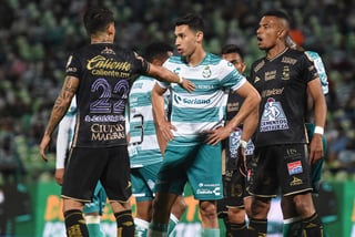 El defensa mexicano Ismael Govea del Club Santos Laguna, es baja para el plantel debido a una lesión en el tendón de Aquiles. (Especial) 