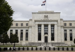 Un ajuste abrupto de la tasa de referencia de la Reserva Federal (Fed) de EUA podría significar un impacto negativo, dice el FMI. (ARCHIVO) 
