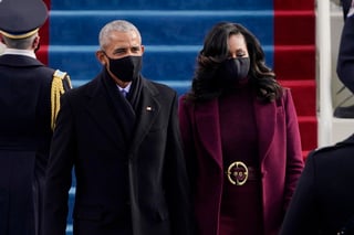 El expresidente estadounidense Barack Obama (2009-2017) y su esposa, Michelle, aseguraron este viernes que echarán 'profundamente de menos' al príncipe Felipe por su sabiduría y liderazgo, y porque demostró que se puede combinar 'la ambición con el altruismo'. (ARCHIVO) 
