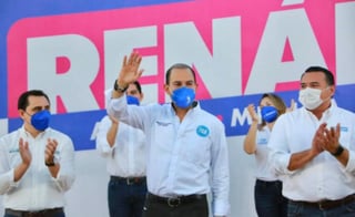 El dirigente blanquiazul, Marko Cortés, llego a Mérida en apoyo al candidato a la alcaldía meridana, Renán Barrera Concha, quien busca su reelección y estar en el cargo por tercera ocasión. (ESPECIAL)