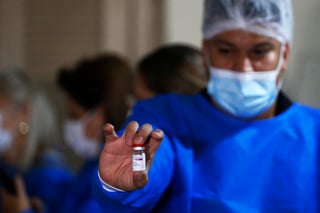 Paraguay suspenderá la administración de la vacuna de AstraZeneca a menores de 55 años por precaución, informó el Ministerio de Salud Pública y Bienestar Social del país a través de un comunicado el sábado. (AP)