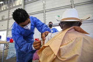 En el municipio de Gómez Palacio se vacunaron a cerca de 12 mil adultos mayores en la zona urbana. (EL SIGLO DE TORREÓN)