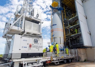 El consorcio espacial europeo Arianespace anunció que enviará gratis al espacio el microsatélite ganador de un concurso internacional de innovación tecnológica. (ARCHIVO) 