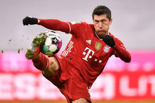 El Bayern, tras quedar por fuera de la Liga de Campeones pese a la victoria por 0-1 ante el PSG, se encuentra ahora entre la resaca de la eliminación y el reto de una renovación en la que hay muchos interrogantes, empezando por el futuro del entrenador Hansi Flick. (ARCHIVO)

