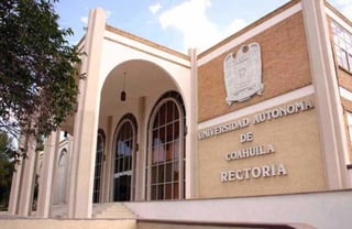 Las autoridades federales informaron que todo el personal educativo, administrativo y manual de la Universidad Autónoma de Coahuila (UAdeC) será vacunado contra COVID-19 el próximo 23 de abril. (ARCHIVO)