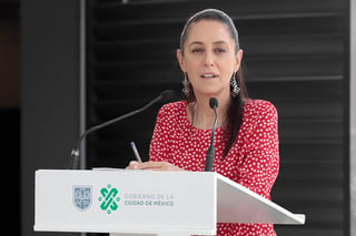 La jefa de Gobierno de la Ciudad de México, Claudia Sheinbaum Pardo, aseguró que la decisión del regreso a clases de forma presencial la tomará la Secretaría de Educación Pública (SEP), por lo que se encuentran en diálogo con el personal educativo de educación básica. (ARCHIVO)