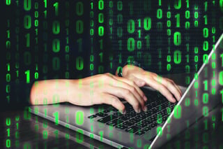 El Buró Federal de Investigaciones (FBI) anunció que recibió autorización judicial para acceder a cientos de ordenadores de particulares en EUA sin su permiso, es decir, 'hackearlos', y poder proceder así a la retirada del software maligno que les había sido instalado. (ESPECIAL) 

 