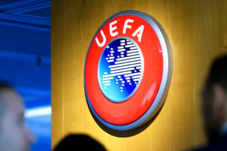 Desde antes de ser anunciada por los equipos que la crearon, la UEFA lanzó un comunicado en contra de este nuevo torneo. (ARCHIVO)