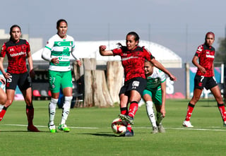 En un accidentado partido de futbol, las Guerreras sucumbieron por la mínima diferencia en Metepec, Estado de México, ante las Diablas Rojas del Toluca, en el cierre de la jornada 15 de la Liga MX Femenil. (TWITTER)