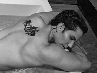 Este miércoles por la mañana, el exintegrante de RBD, Christian Chávez sorprendió a sus fans con una fotografía completamente desnudo en un jacuzzi.  (Especial) 