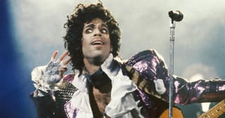 Hace cinco años, la repentina muerte de una de las estrellas musicales más aplaudidas conmocionó al mundo de la música, porque nada hacía presagiar que Prince, de 57 años y que siempre protegió ferozmente su vida privada, iba a ser una víctima más del potente fentanilo, una droga entonces poco conocida.  (ESPECIAL) 