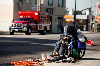 El condado de Los Ángeles apelará la orden de un juez federal que requiere que la municipalidad y el condado alberguen a todos los indigentes del área de Skid Row en un plazo de 180 días y realicen una auditoría de todos los gastos relacionados con la crisis de personas sin hogar. (ARCHIVO) 