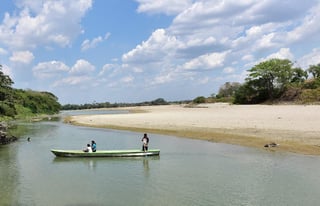 El 85% del territorio mexicano presenta condiciones de sequía actualmente, y habitantes de la región central dijeron el jueves que lagos y presas se están secando, incluido el segundo cuerpo de agua dulce más grande del país. (ARCHIVO)