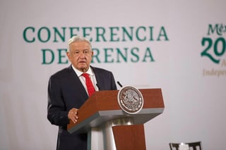 El Instituto Nacional Electoral (INE) apercibió al presidente López Obrador para que 'ajuste su conducta' a lo ordenado por la Comisión de Quejas y Denuncias el pasado 19 de abril. (ARCHIVO)