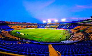 El Consejo de Seguridad en Salud aprobó aumentar del 20 al 30 por ciento el aforo para el próximo clásico de futbol entre Tigres y Rayados, a realizarse el sábado 24 de abril en el Estadio Universitario. (ESPECIAL)