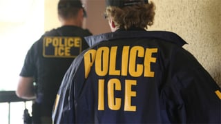 ICE emitió multas por incumplir órdenes de salida.