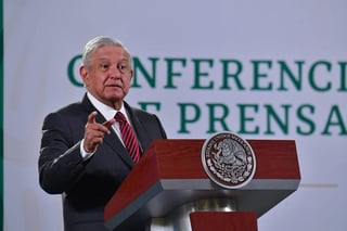 López Obrador informó que de acuerdo con el reporte de inicio de semana, los contagios de COVID-19 están disminuyendo y no hay tendencia que pueda representar que vamos hacia una tercera ola.