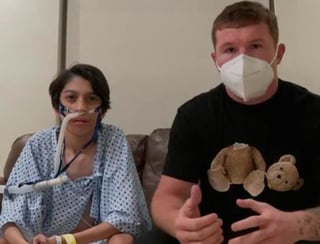 A varios meses de que Saúl el 'Canelo' Álvarez compartiera un video con David Antolín de 17 años para compartir que lo apoyaría en sus necesidades médicas, finalmente el joven recibió un trasplante de pulmón. (Especial) 