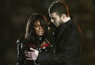 Señalamiento. En el año 2004 Janet Jackson fue culpada por el accidente ocurrido en la edición 38 del Super Bowl, luego de un 'mal movimiento' por parte de Timberlake.